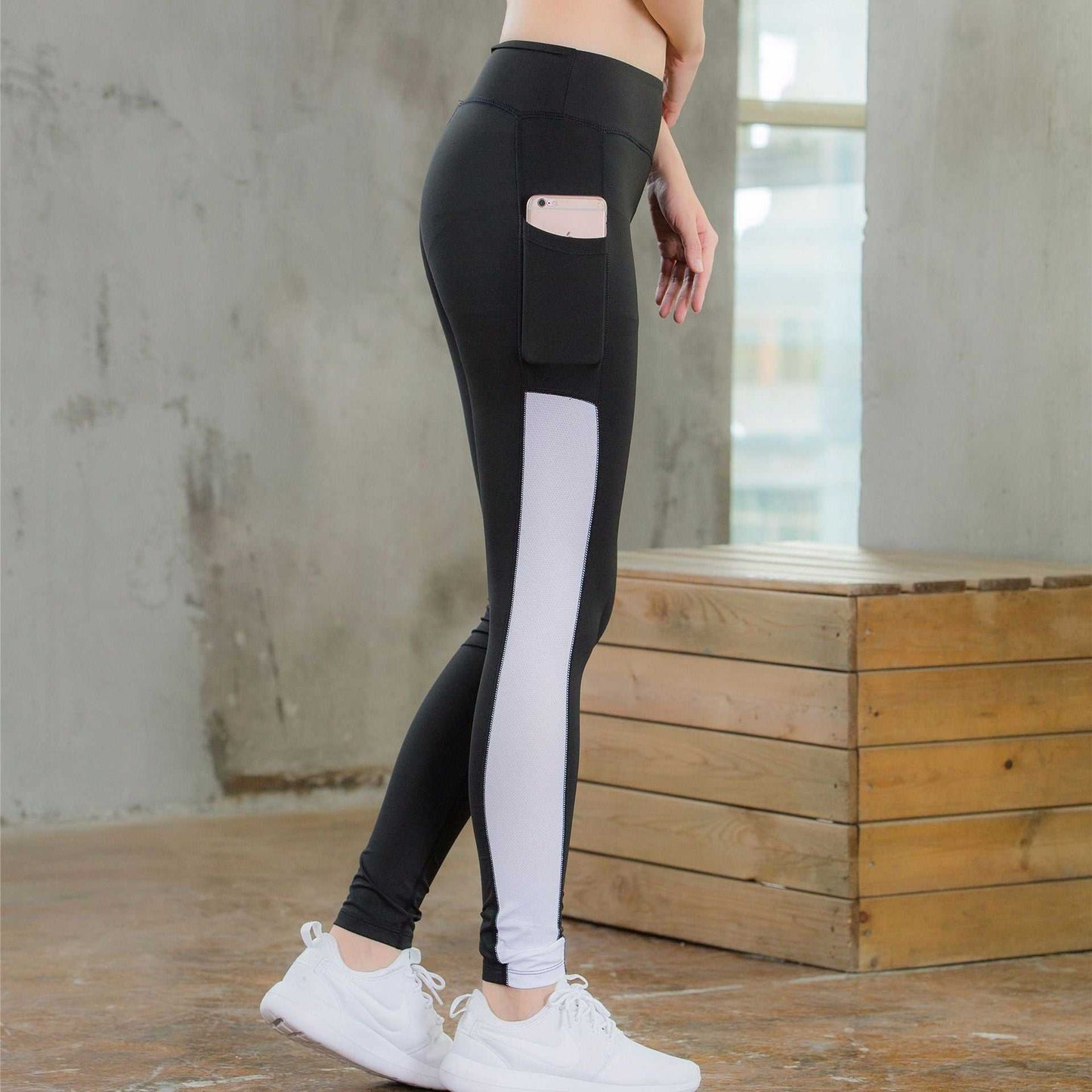 Seamless Color-Block Yoga Pants with Pockets