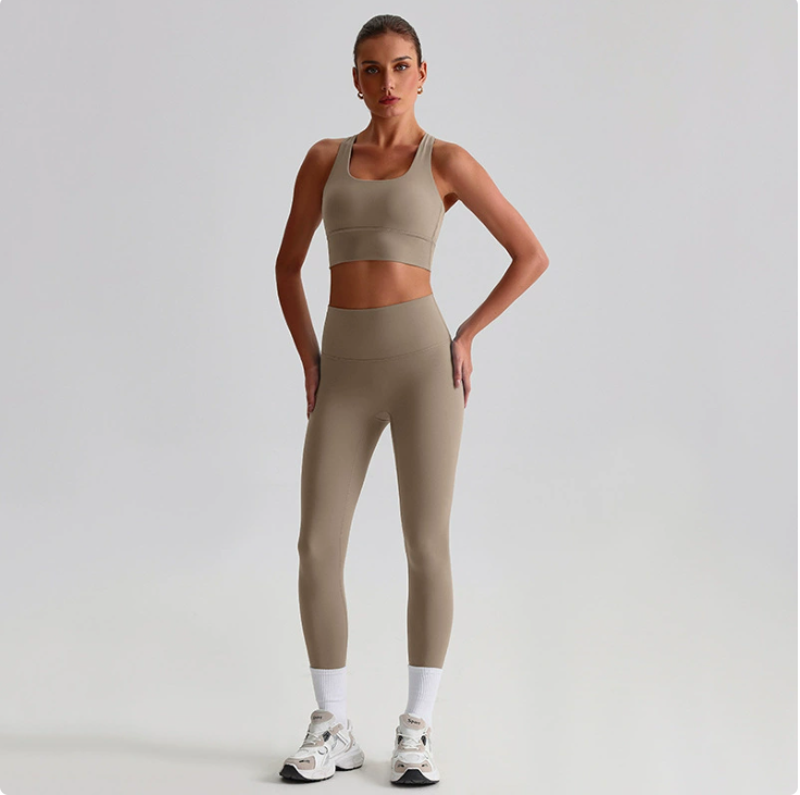 Seamless Backless Yoga Set – 2-Piece Sports Bra & Leggings